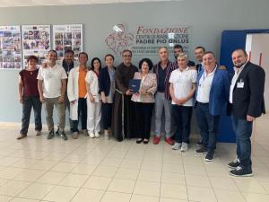 LA PhD OZLEM YILDRIM, INTERNATIONAL SURVEYOR DELLA JCI CON IL TEAM-JCI DELLA FONDAZIONE 